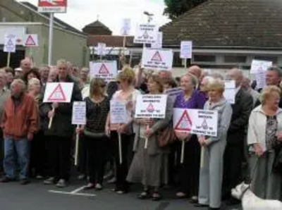 Protest meeting at closure of public toilets at Stoneleigh Train Station